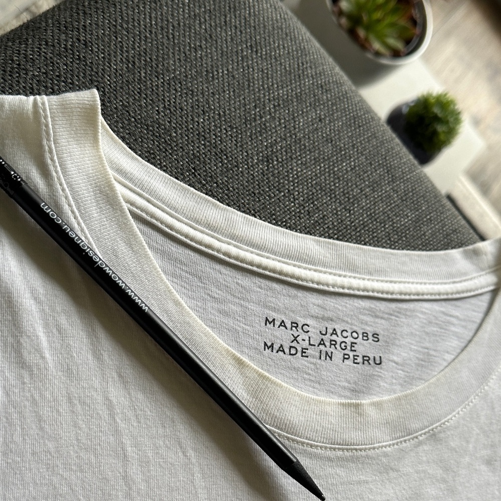 Marc Jacobs The Logo Embellished Tee - Picture 8 of 11